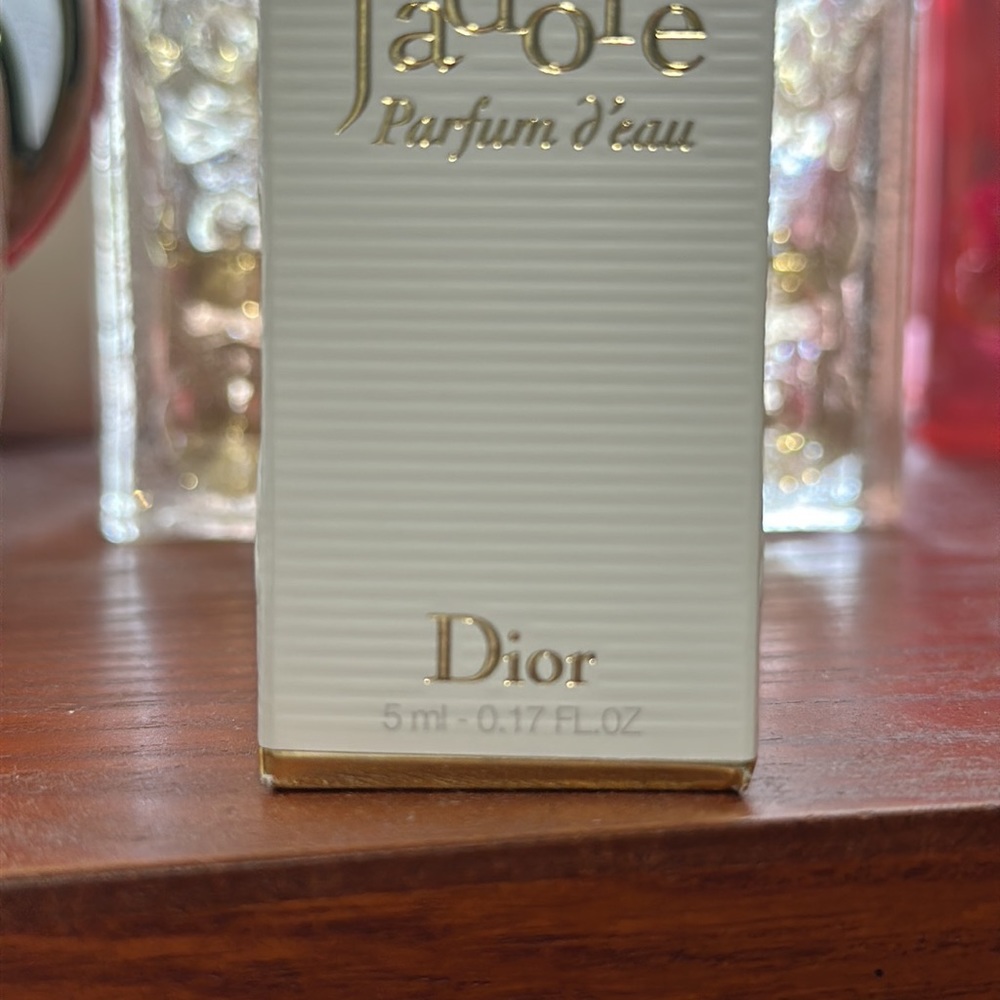 J’adore parfume d’eau (sample size 0.17 fl oz) - Picture 2 of 3